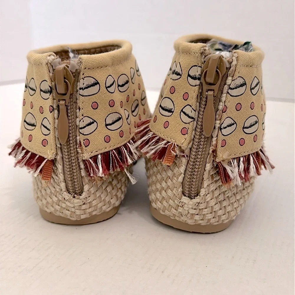 Disney Store Moana Sandals Dress Up Costume Kid's Size 11/12 zip back worn once
